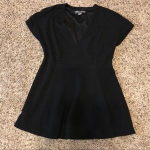 A pea in the pod maternity top